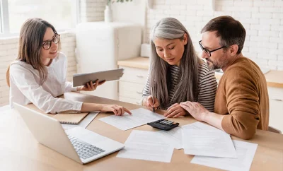 How do Financial Advisors Help in the Accumulation of Retirement Income?